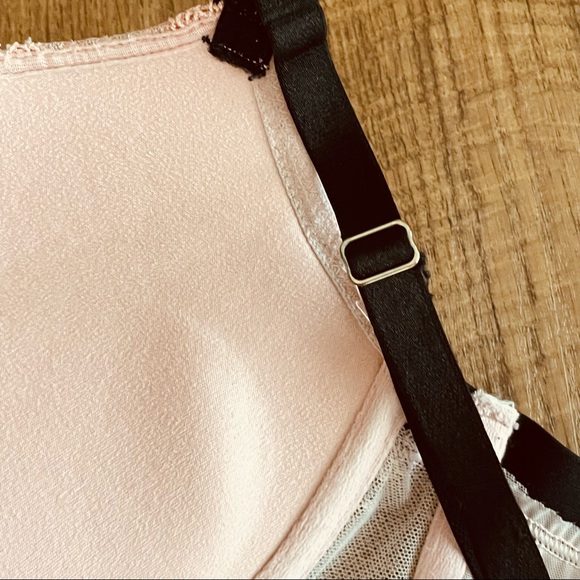 Victoria’s Secret Very Sexy Push-Up 36C lace light Pink/Black bra EUC - Picture 3 of 9
